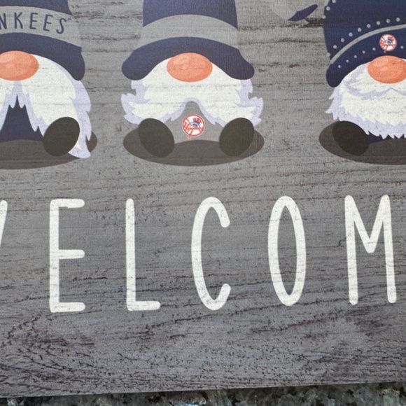 New York Yankees 9.5'' x 9.5'' Welcome Gnomes Sign Officially Licensed Gear New - Picture 2 of 3